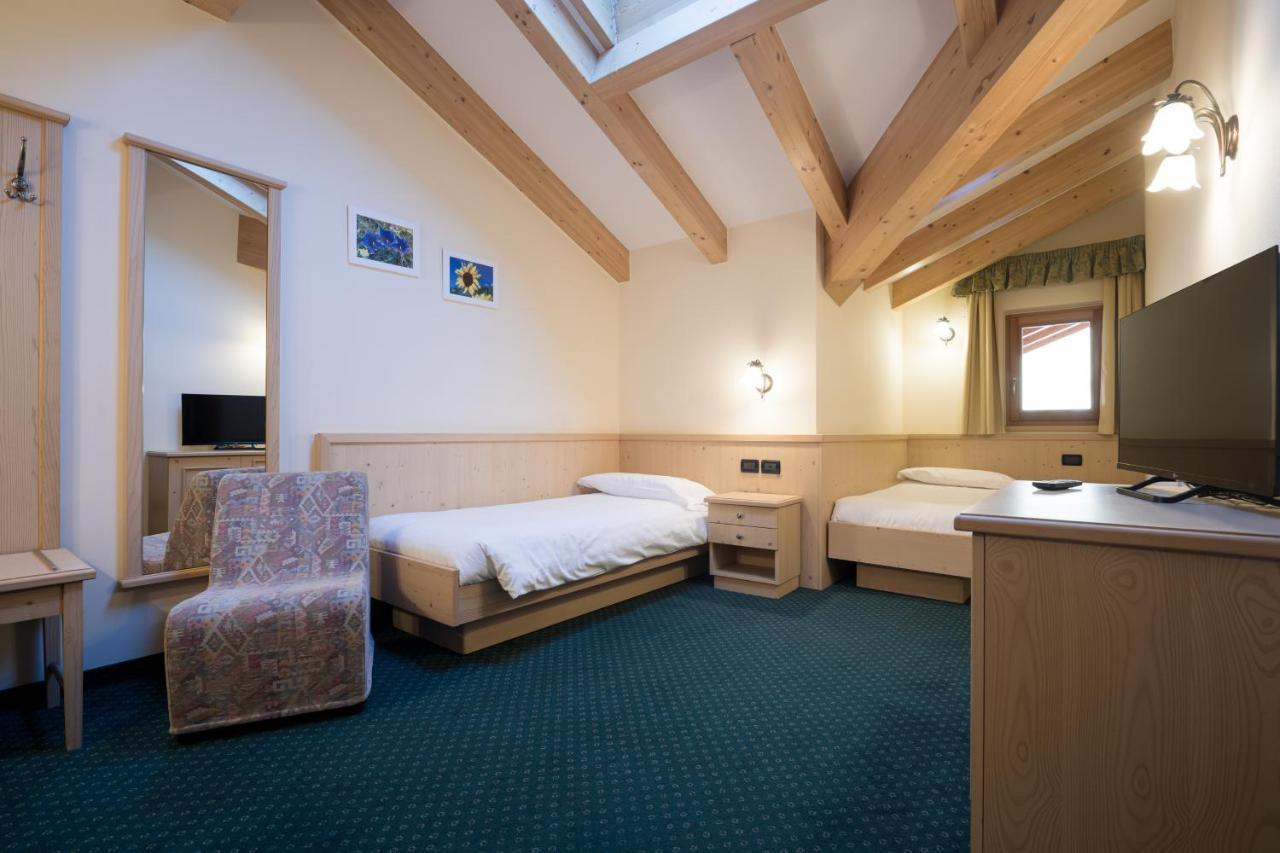 Hotel Crepei Pozza di Fassa Exteriér fotografie